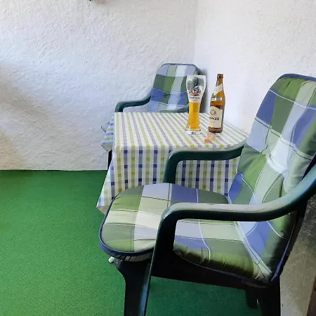 Uecker Apartament *